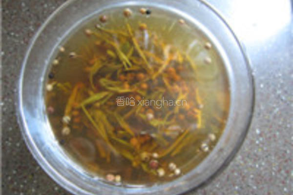 龙井茶香牛肉水饺的做法图解1