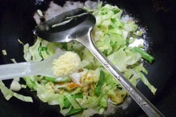 梅豆炒牛心菜的做法图解10