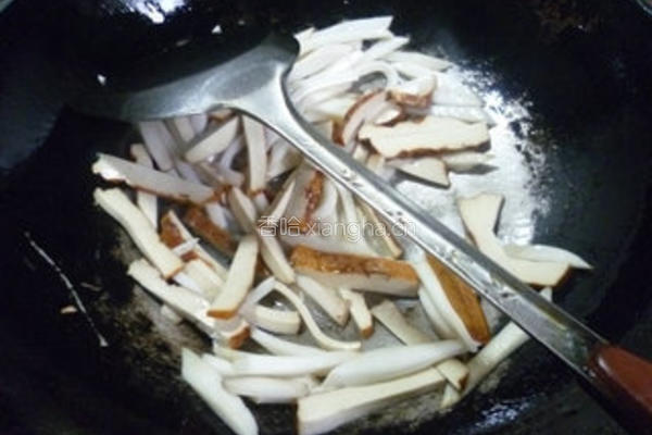 杏鲍菇炒香干的做法图解6