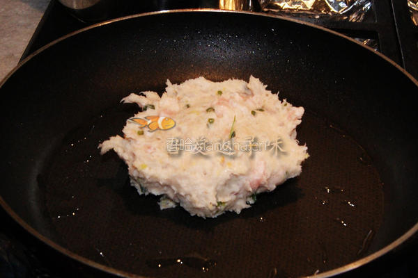 煎鲮鱼饼的做法图解10