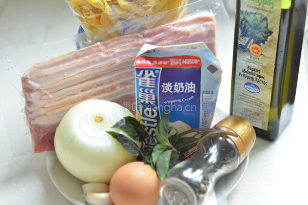 培根白酱意面的做法图解1
