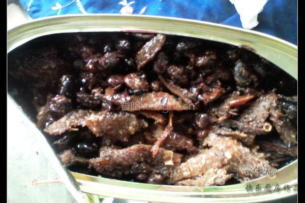 豆豉鲮鱼炒莴笋的做法图解2