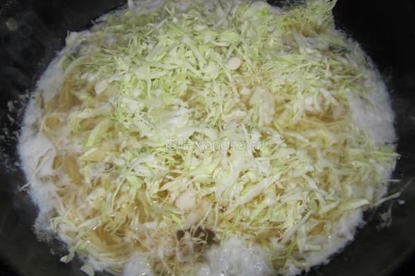 牛肉海鲜菇汤面的做法图解5