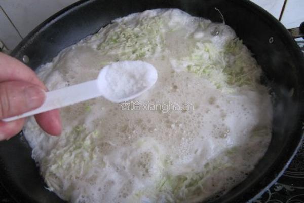 牛肉海鲜菇汤面的做法图解6