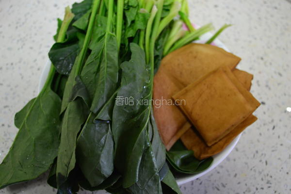 香干拌菠菜的做法图解1