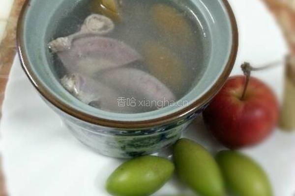 青橄榄炖猪粉肠的做法图解8