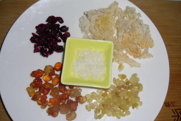 雪莲子桃花泪的做法图解1