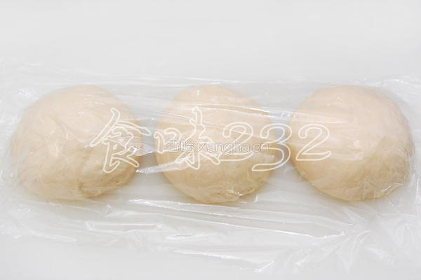 牛肉粒罗勒披萨的做法图解5