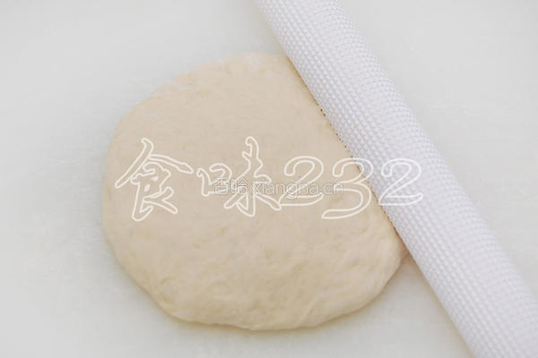牛肉粒罗勒披萨的做法图解7