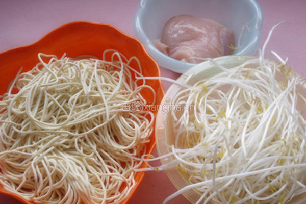 鸡丝凉面的做法图解1