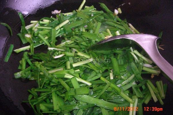 蟹肉炒鸡蛋的做法图解7