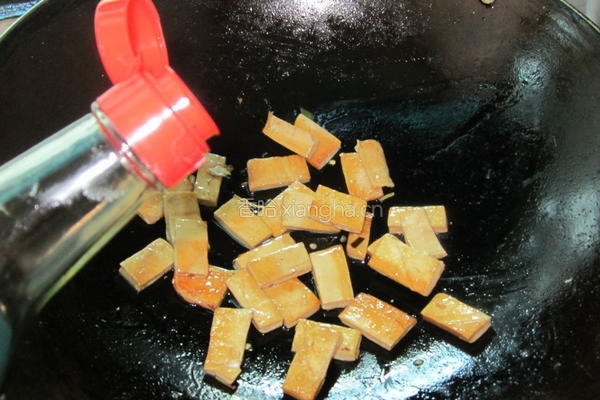 香干火腿炒肉的做法图解3