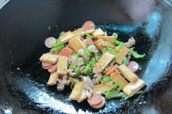 香干火腿炒肉的做法图解7
