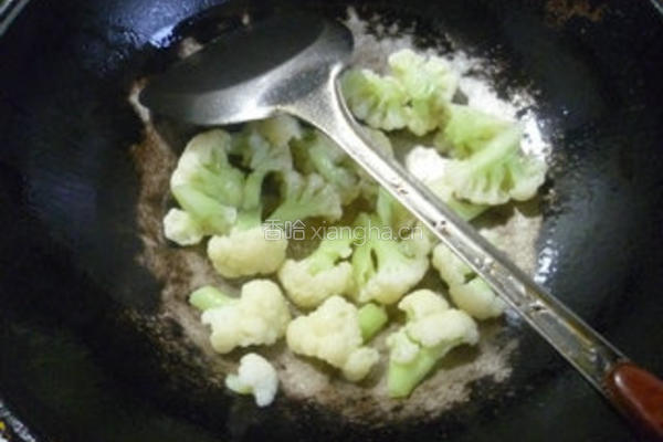 虾皮香干炒花菜的做法图解7