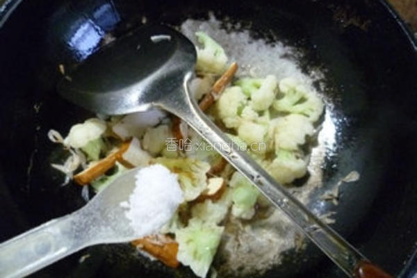 虾皮香干炒花菜的做法图解10