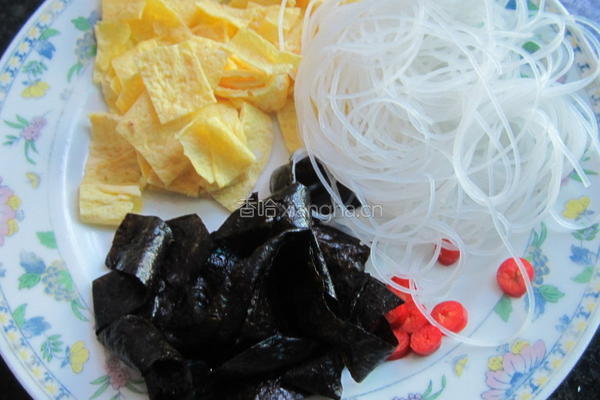 粉丝蛋皮海苔汤的做法图解1