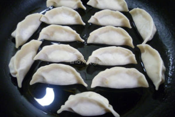 榨菜猪肉馅锅贴的做法图解10