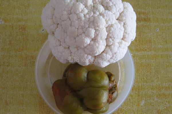 榨菜炒花菜的做法图解1