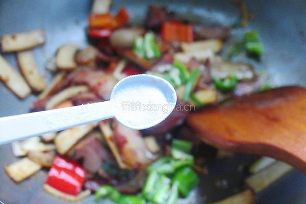 香干炒腊肉的做法图解9