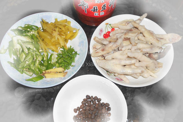鼓香鸡爪的做法图解1