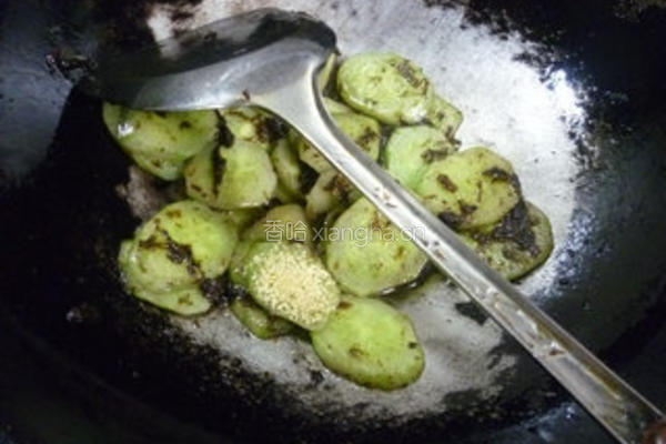 橄榄菜炒青瓜的做法图解8