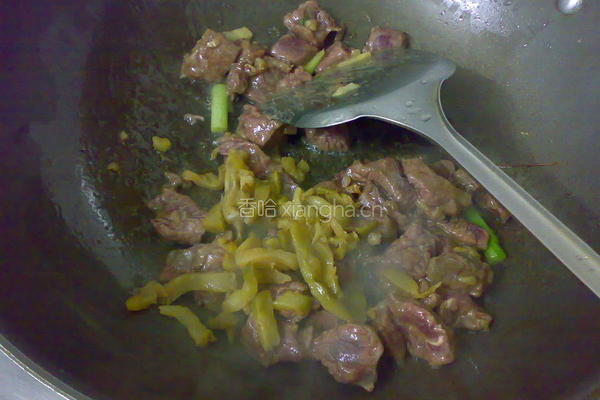 榨菜甜椒牛肉粒的做法图解6