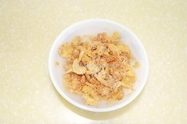 灌汤水萝卜饺子的做法图解2