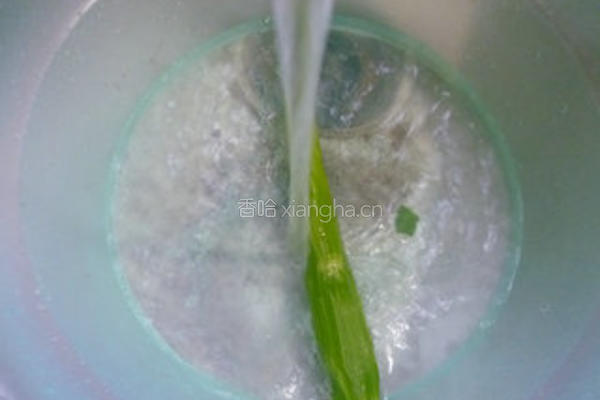 混炒莴笋的做法图解3