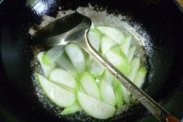 榨菜炒夜开花的做法图解5