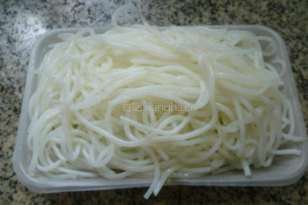 香干牛心菜炒米粉的做法图解2