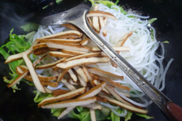 香干牛心菜炒米粉的做法图解7