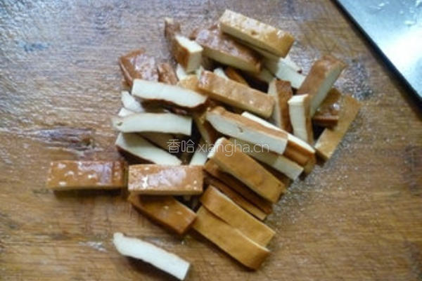 香干炒萝卜干的做法图解5