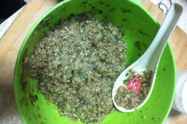 猪肉芹菜馅饼的做法图解3