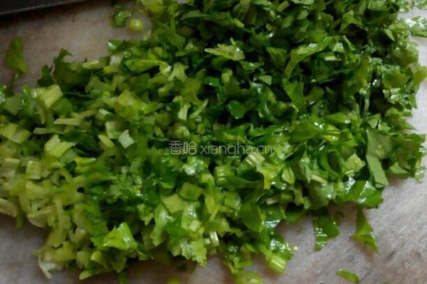 芹菜猪肉丸的做法图解2