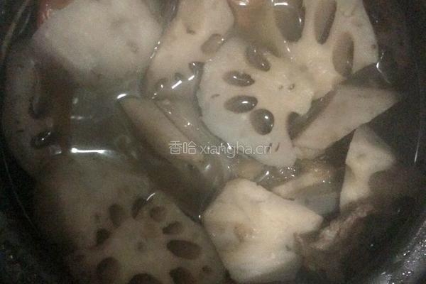 蓮藕排骨湯的做法图解5