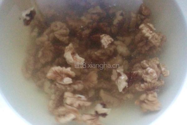 琥珀核桃的做法图解2