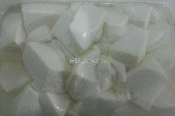 香椿拌豆腐的做法图解2