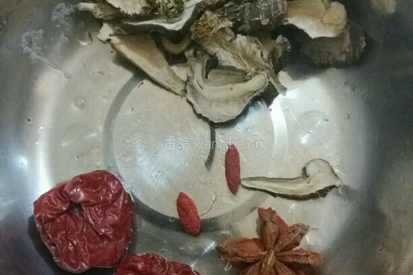 玛卡老鸭汤的做法图解1