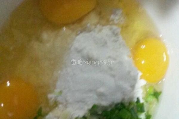 鸡蛋饼卷生菜的做法图解2