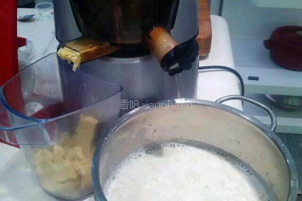 南瓜豆渣饼的做法图解1