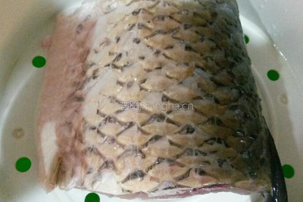 清蒸青鱼的做法图解1