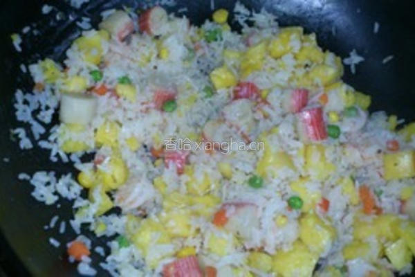 菠萝海鲜饭的做法图解6
