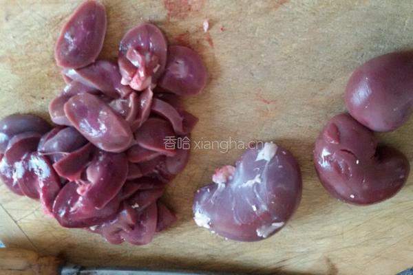 大葱爆羊腰的做法图解1