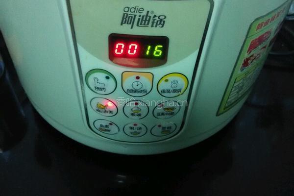 冰糖肘子的做法图解3
