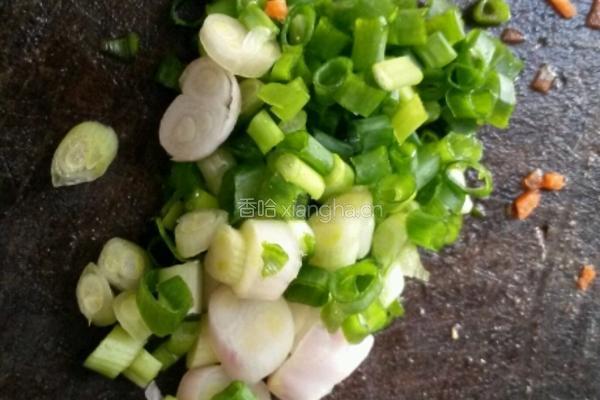 鸡肉皮蛋粥的做法图解4