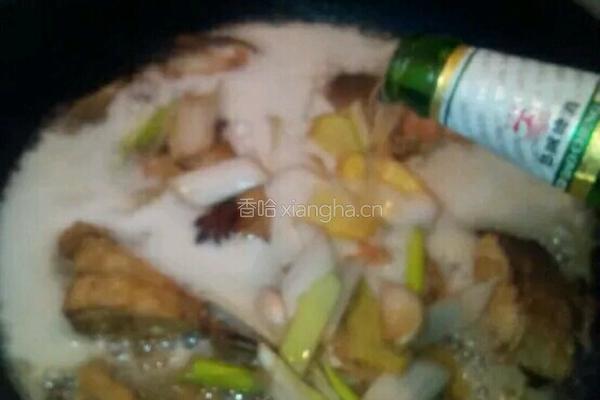 啤酒炖胖头鱼的做法图解8