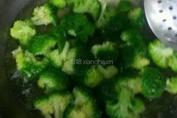 蚝油杏鲍菇西兰花的做法图解1