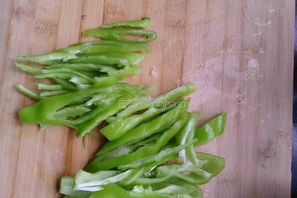 豆腐皮青椒的做法图解2