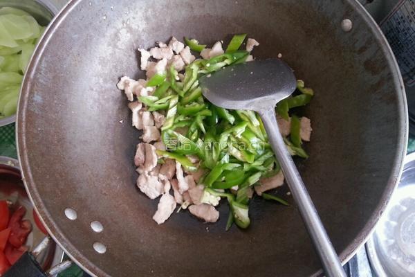 莴笋炒肉的做法图解3