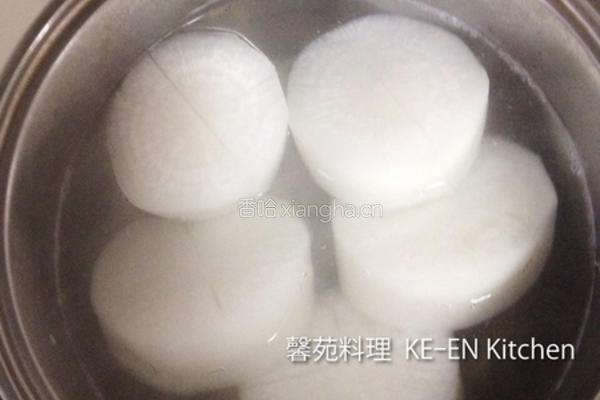 白萝卜鸡翅噜的做法图解1